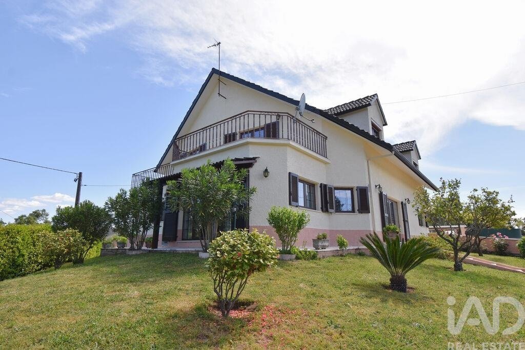 Townhouse in Macas de Dona Maria, Leiria District, Portugal 1 - 18034852