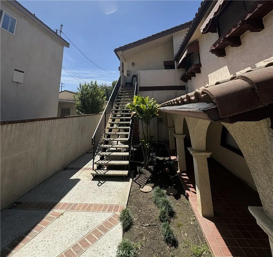 Signal Hill, California, United States 4 - 16801988