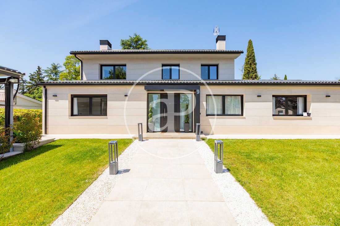 Villa in Pozuelo de Alarcon, Comunidad de Madrid, Spain 4 - 18034151
