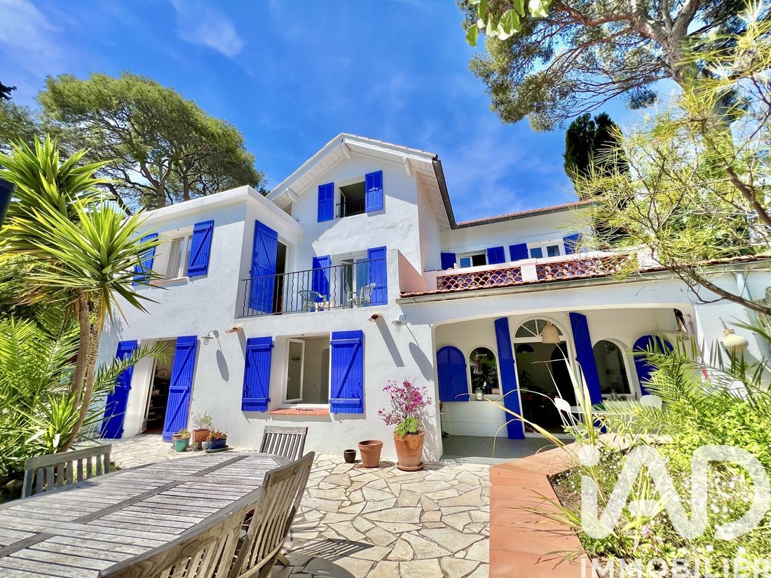 House in Les Plaines-Les Tasses, Saint-Raphaël, France 2 - 18038349