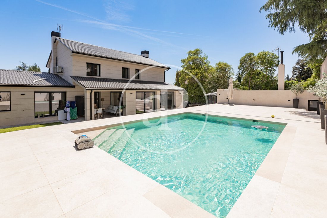 Villa in Pozuelo de Alarcon, Comunidad de Madrid, Spain 1 - 18034151