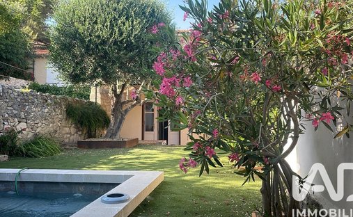 House in Abbaye-La Motte, Avignon, France 1