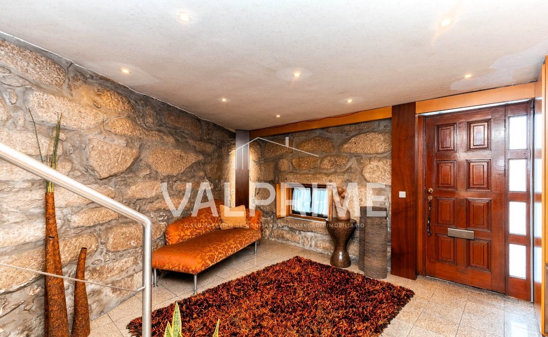 Villa in Ermesinde, Porto District, Portugal 2 - 18035273