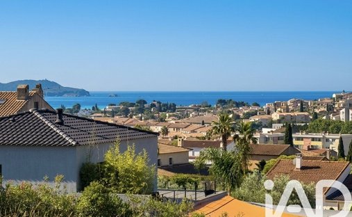 Land in Carqueiranne, Provence-Alpes-Côte d'Azur, France 1