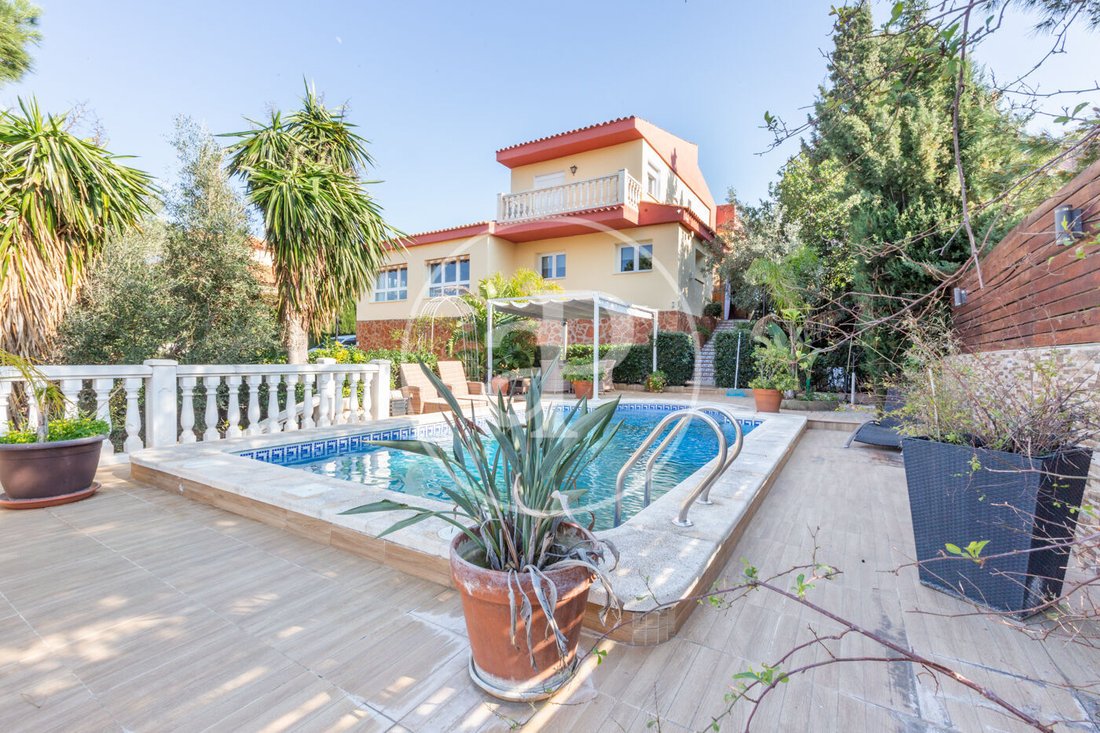 Villa in Torrent, Valencian Community, Spain 2 - 18033953