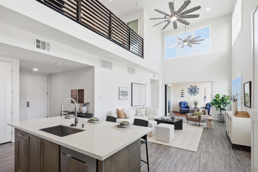 Condo in San Diego, California, United States 4 - 18033922