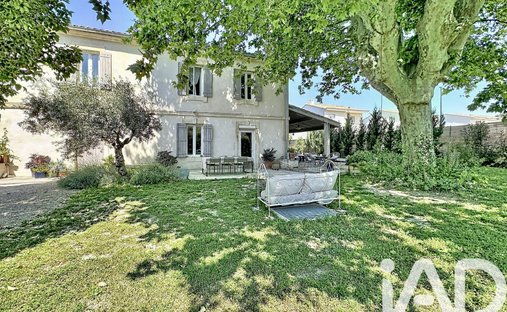 Maison à Cabannes, Provence-Alpes-Côte d'Azur, France 1