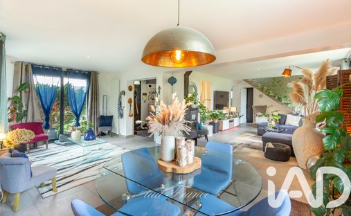 House in Les Alluets-le-Roi, Ile-de-France, France 1