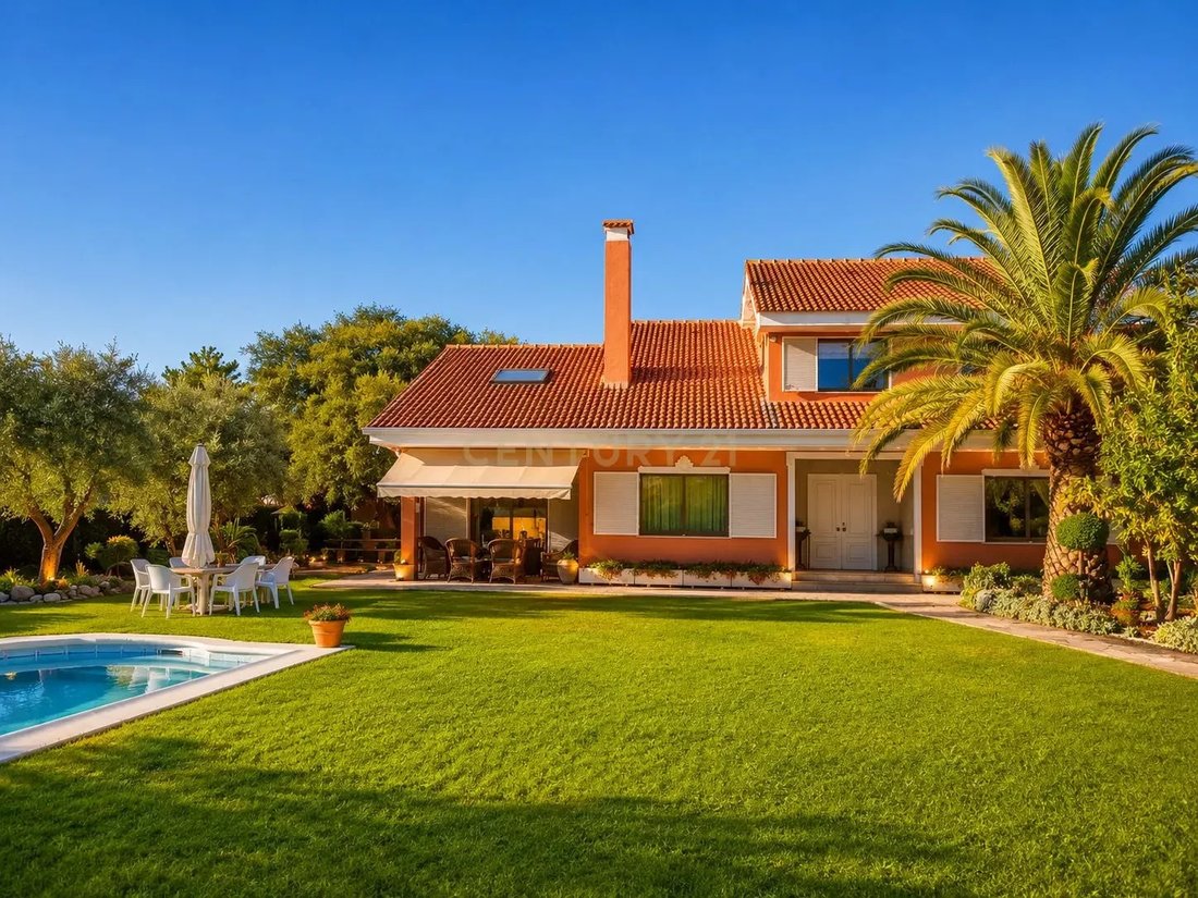 Villa in Las Rozas de Madrid, Comunidad de Madrid, Spain 2 - 18034183