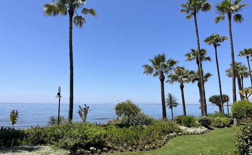 Apartment in Gualdalmansa, Estepona, Andalusia 1