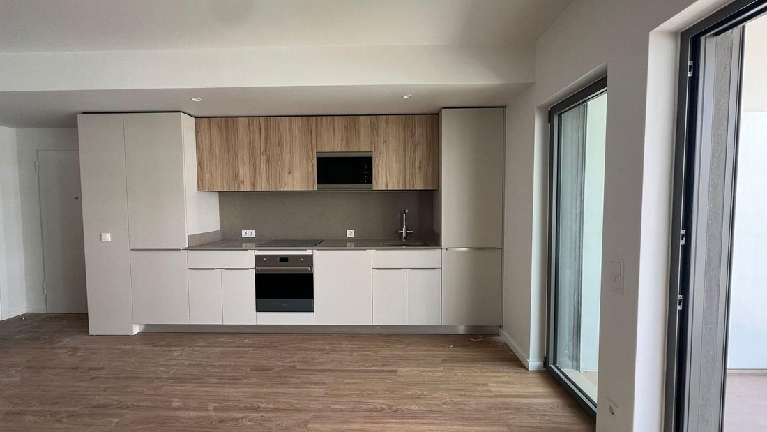 Apartment in Santo António dos Cavaleiros, Lisbon, Portugal 4 - 16775807