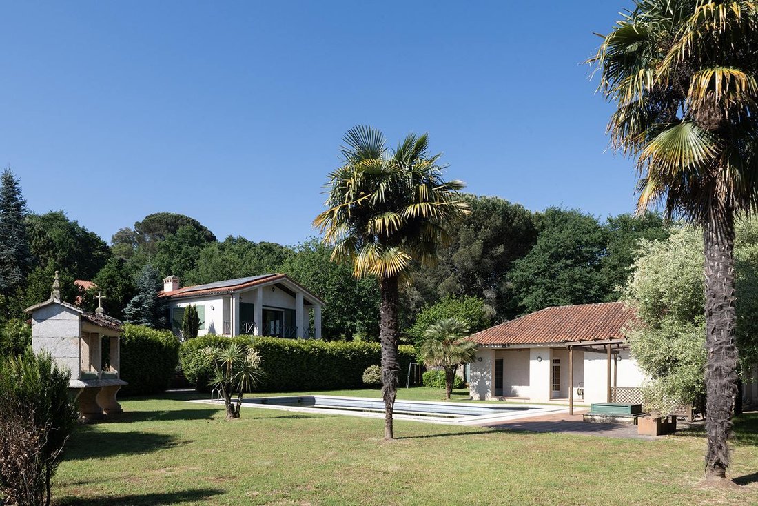 Villa in San Cibrao das Vinas, Galicia, Spain 3 - 18033863