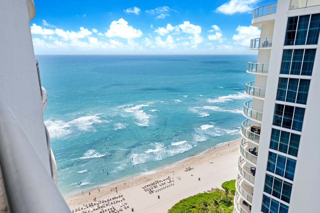 Condo in Sunny Isles Beach, Florida, United States 2 - 18035333