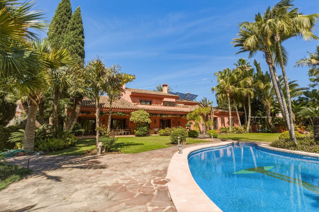 Villa in Estepona, Andalusia, Spain 2 - 17964173