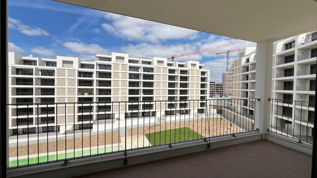Apartment in Santo António dos Cavaleiros, Lisbon, Portugal 2 - 16775807
