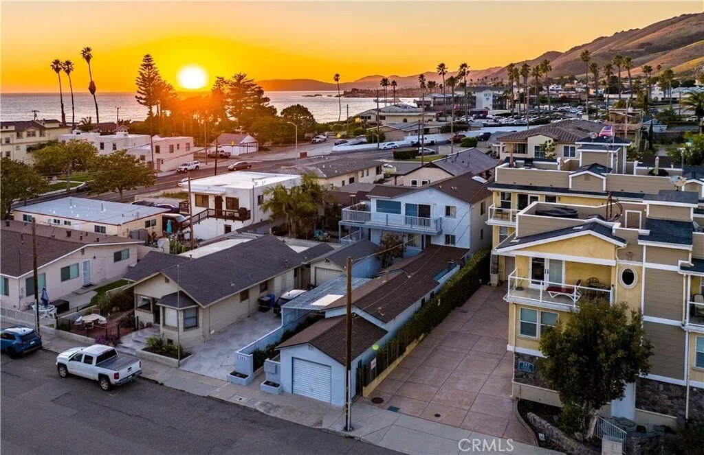 Pismo Beach, California, United States 1 - 17559878