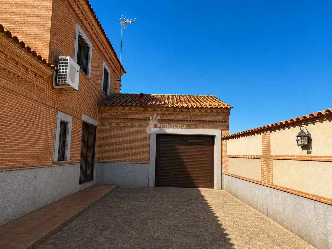 House in Cedillo del Condado, Castile-La Mancha, Spain 3 - 18033603