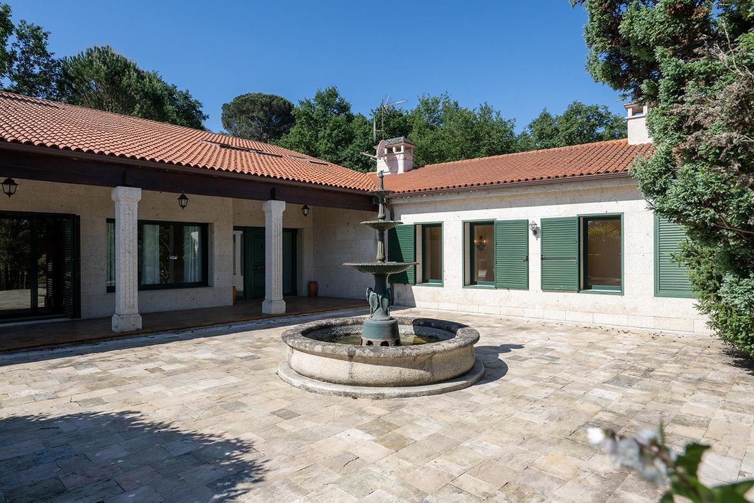 Villa in San Cibrao das Vinas, Galicia, Spain 5 - 18033863
