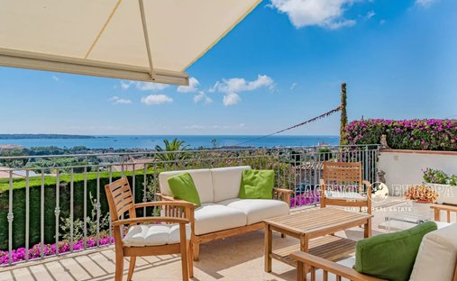 Villa in Brusquet-Retenaou-Devens, Vallauris, France 1