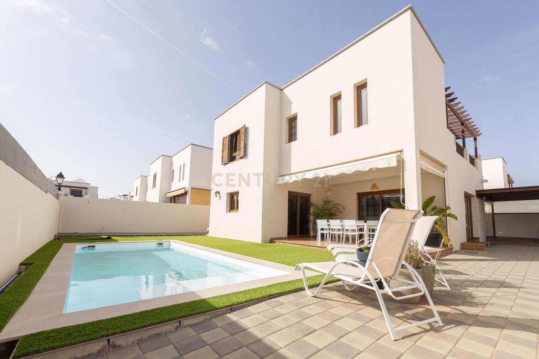 Villa in Costa Teguise, Teguise, Canary Islands 4 - 18034195