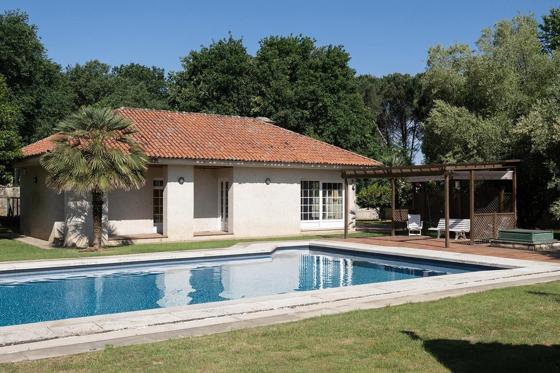 Villa in San Cibrao das Vinas, Galicia, Spain 1 - 18033863