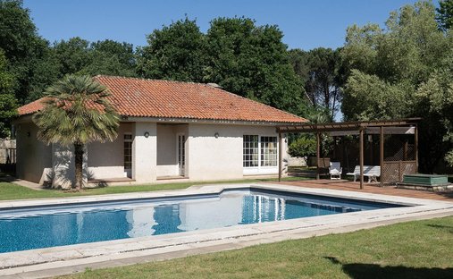 Villa in San Cibrao das Vinas, Galicia, Spain 1