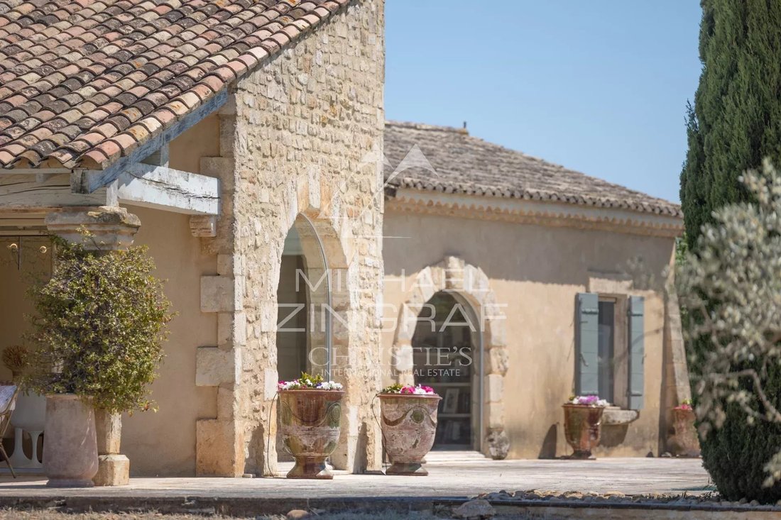 Estate in Arles, Provence-Alpes-Côte d'Azur, France 4 - 17694330