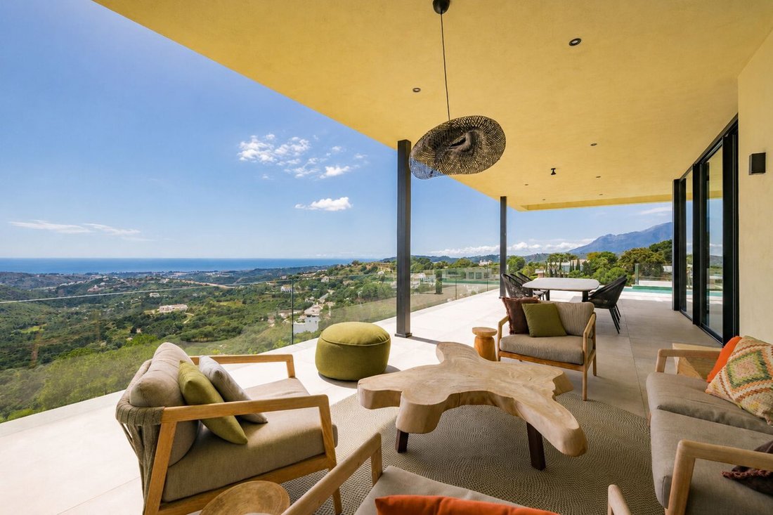 Villa in Benahavis, Andalusia, Spain 1 - 17990936