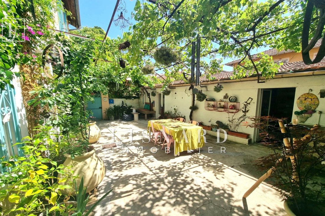 Villa in Centre, Vallauris, France 2 - 18033930