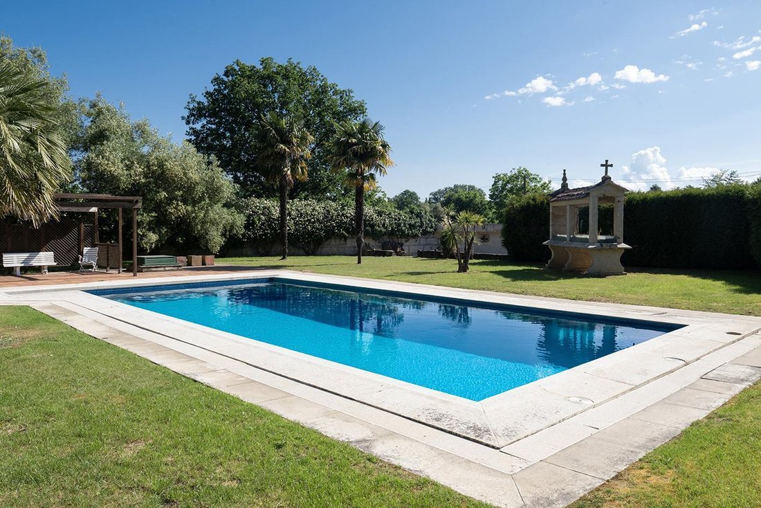 Villa in San Cibrao das Vinas, Galicia, Spain 2 - 18033863
