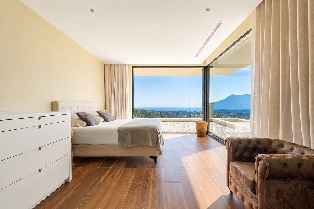 Villa in Benahavis, Andalusia, Spain 4 - 17990936