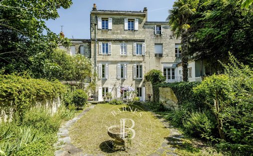 House in Hôtel de Ville-Quinconce-Saint Seurin-Fondaudège, Bordeaux, France 1