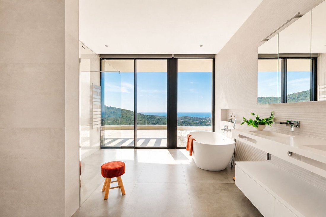 Villa in Benahavis, Andalusia, Spain 5 - 17990936