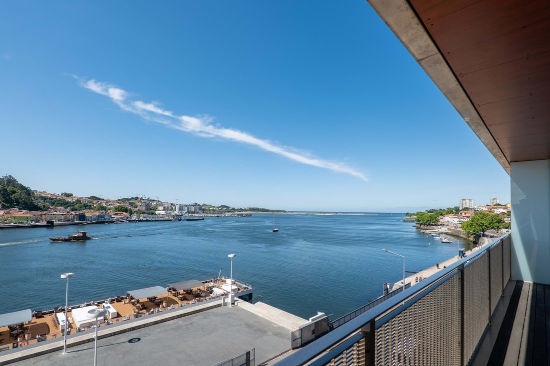 Apartment in Aldoar, Foz do Douro e Nevogilde, Porto District, Portugal 1 - 18035309
