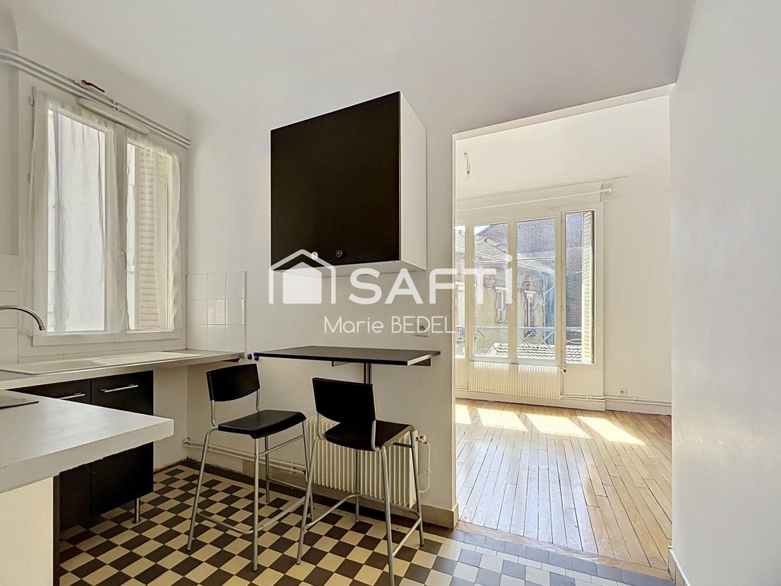 Apartment in Espaces Jeunes, Issy-les-Moulineaux, France 4 - 18035633