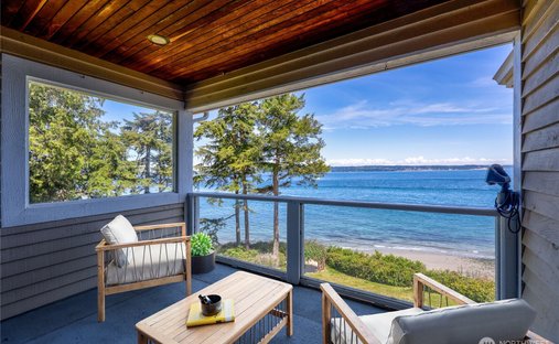 House in Marrowstone, Washington, United States 1