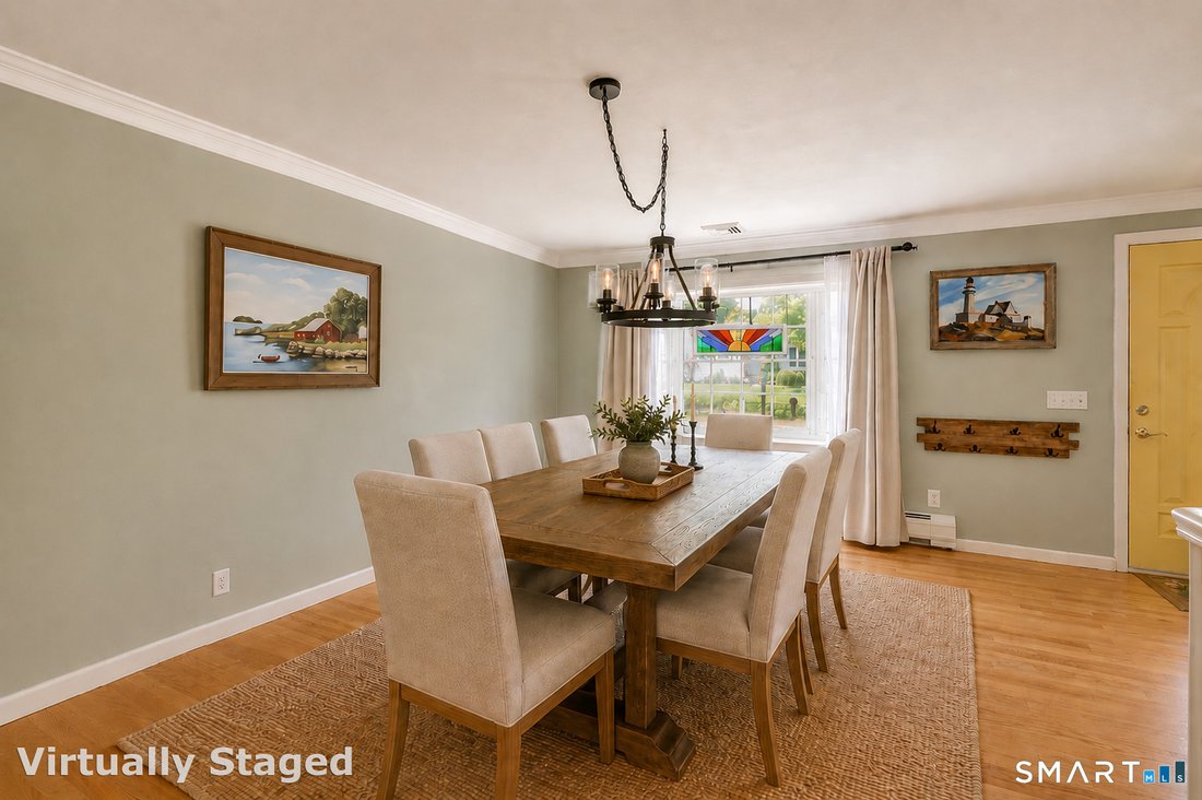 House in Stratford, Connecticut, United States 3 - 17980254