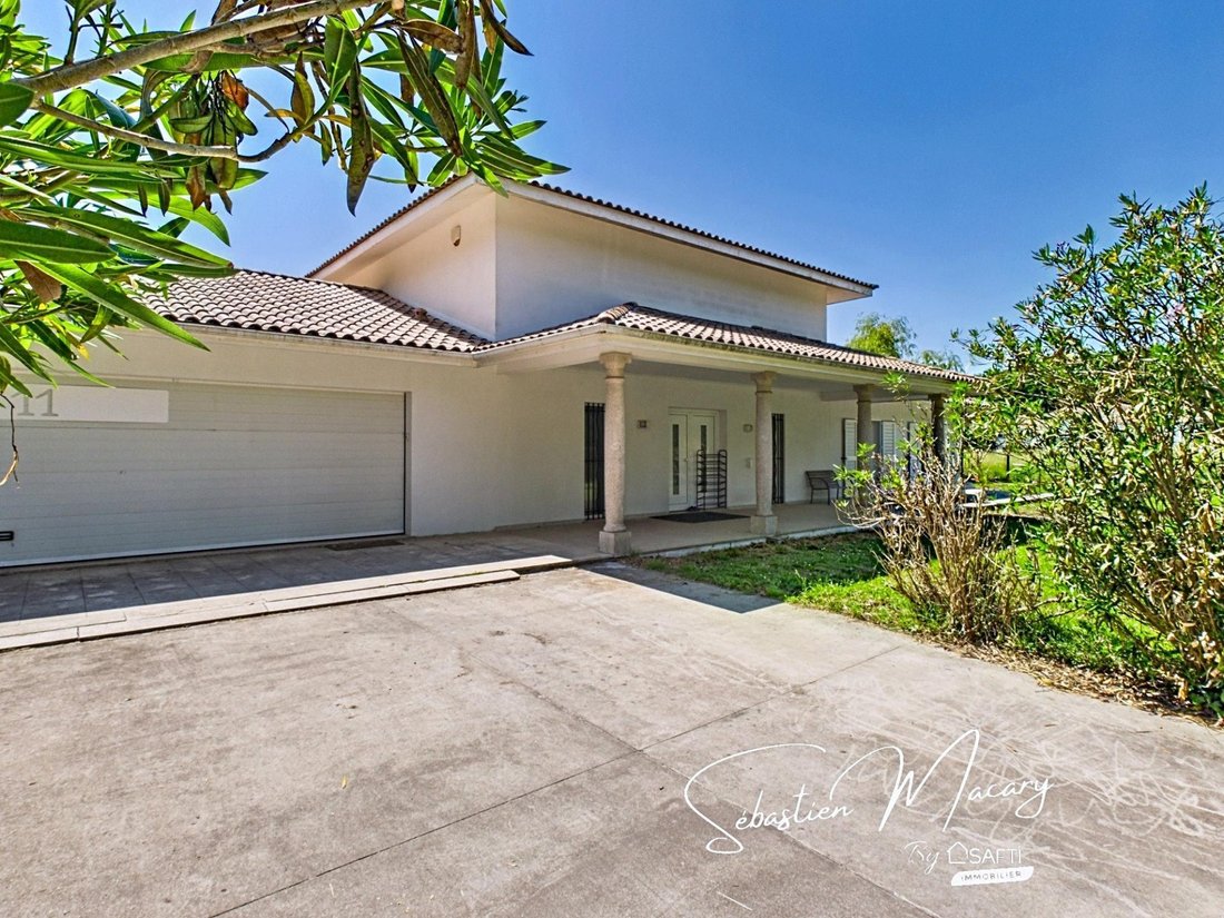 House in Centre Bourg, Le Taillan-Médoc, France 3 - 18035707