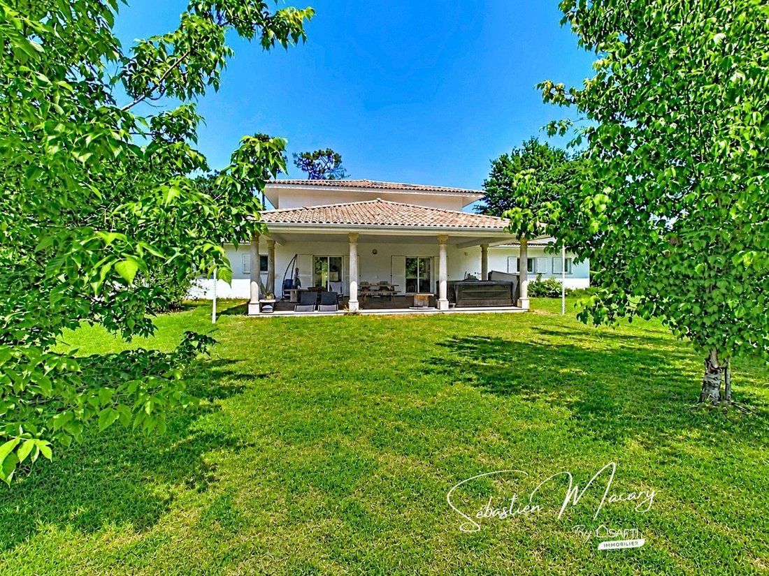 House in Centre Bourg, Le Taillan-Médoc, France 1 - 18035707