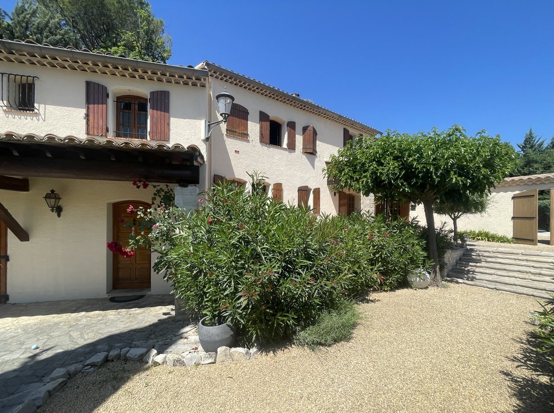 Estate in Ouest Sud, Vaison-la-Romaine, France 2 - 17282943