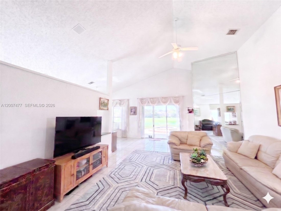 House in Miramar, Florida, United States 5 - 17758383