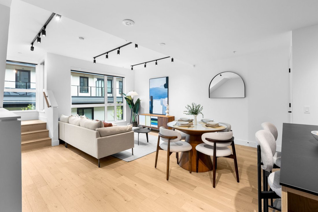 Villa in Vancouver, British Columbia, Canada 2 - 18034537