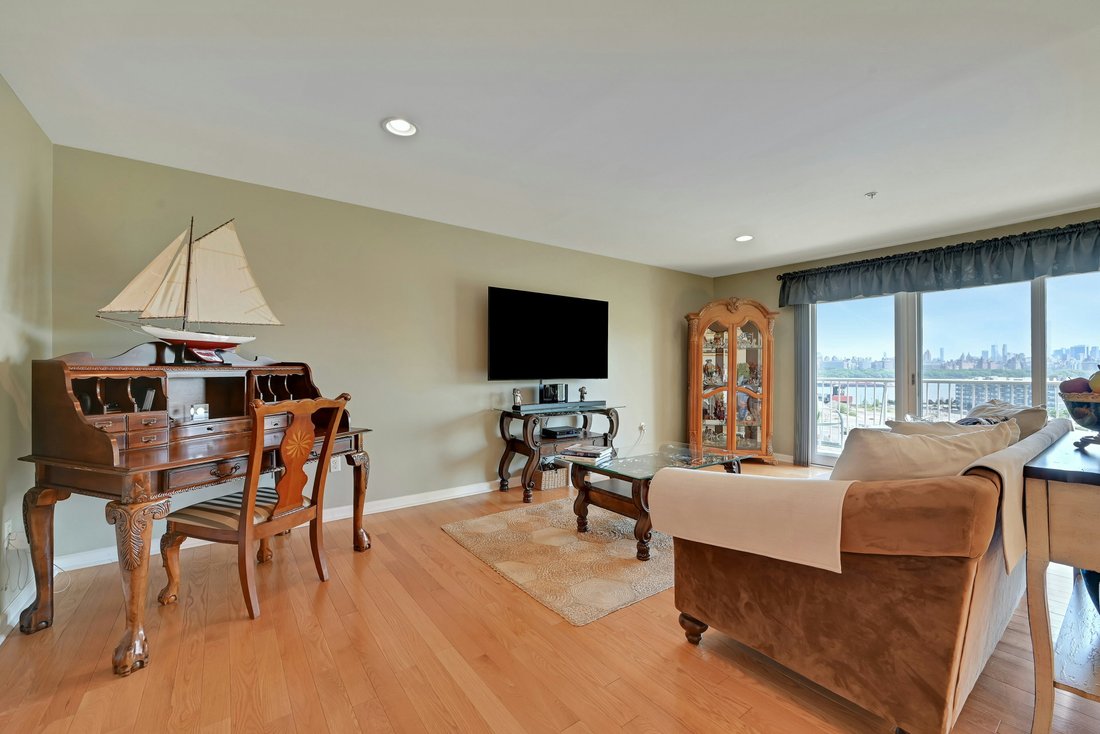 Condo in Edgewater, New Jersey, United States 4 - 18035122