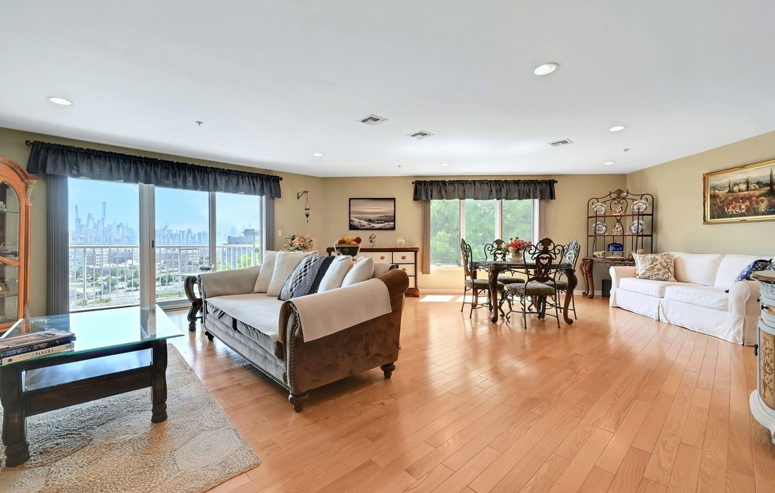 Condo in Edgewater, New Jersey, United States 1 - 18035122