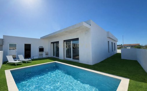 Villa in Azeitao (Sao Lourenco e Sao Simao), Setubal, Portugal 1
