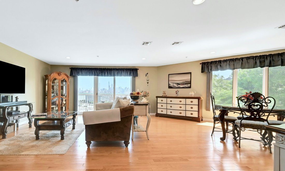 Condo in Edgewater, New Jersey, United States 3 - 18035122
