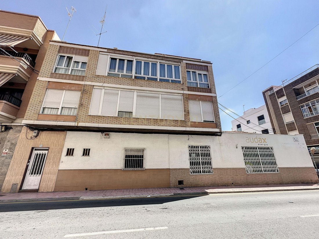 House in Torrevieja, Valencian Community, Spain 2 - 18034177