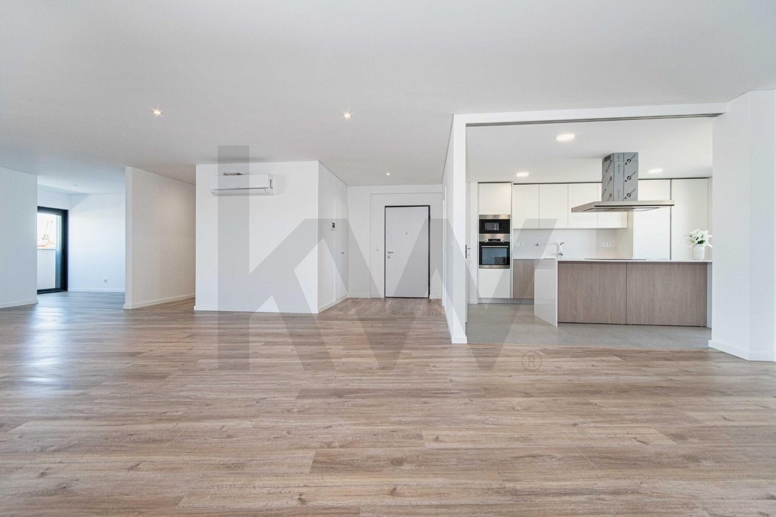 Apartment in Carnaxide e Queijas, Lisbon, Portugal 4 - 18044646