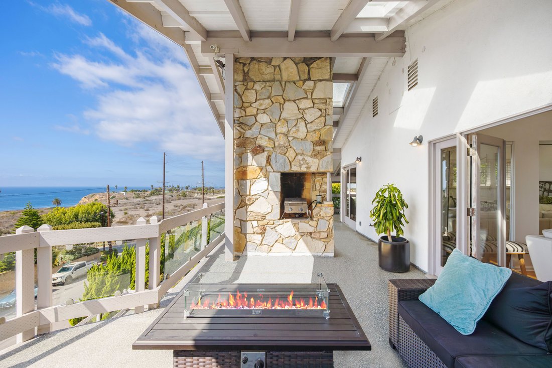Los Angeles, California, United States 2 - 18035587