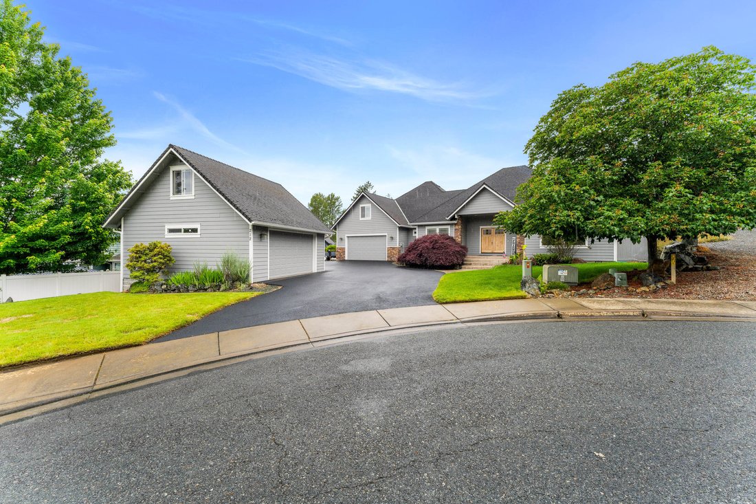 House in Grants Pass, Oregon, United States 1 - 18036810